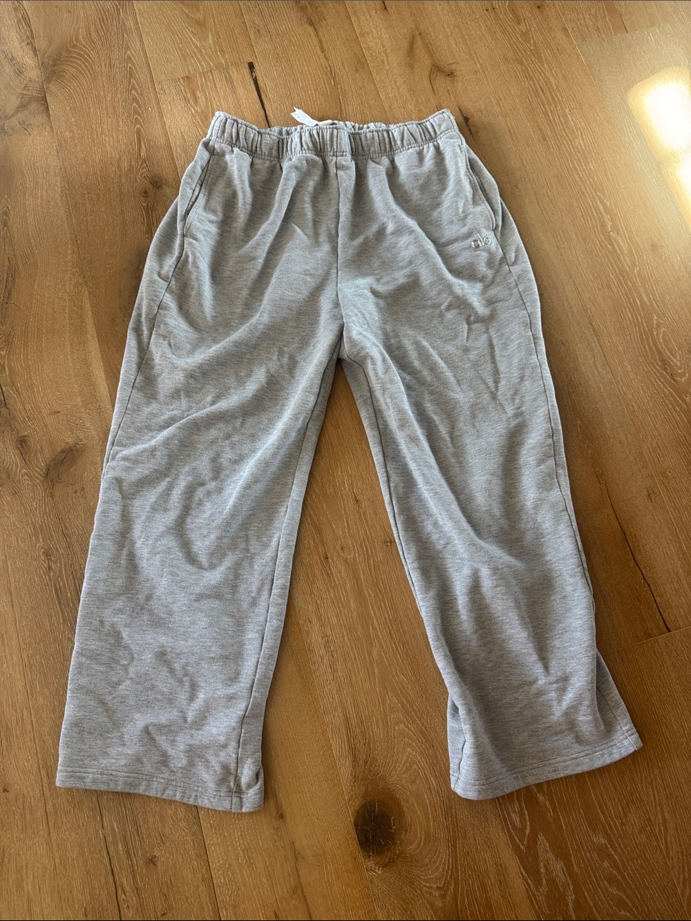 ALO Yoga mens Light Gray Sweatpants - Cozy Pull-On Joggers